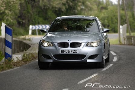 R BMW M5 DƬ D 