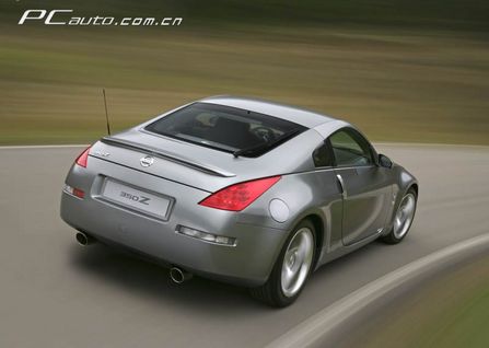 ծa Nissan 350Z DƬ D 