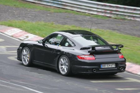 r 911 GT2 DƬ D 